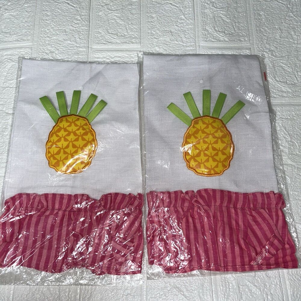 Guest Towels, Handcrafted, Pineapple, NWT!